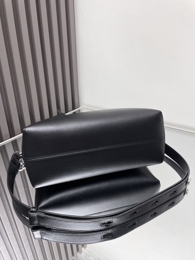 フェンディバッグ着用イメージ